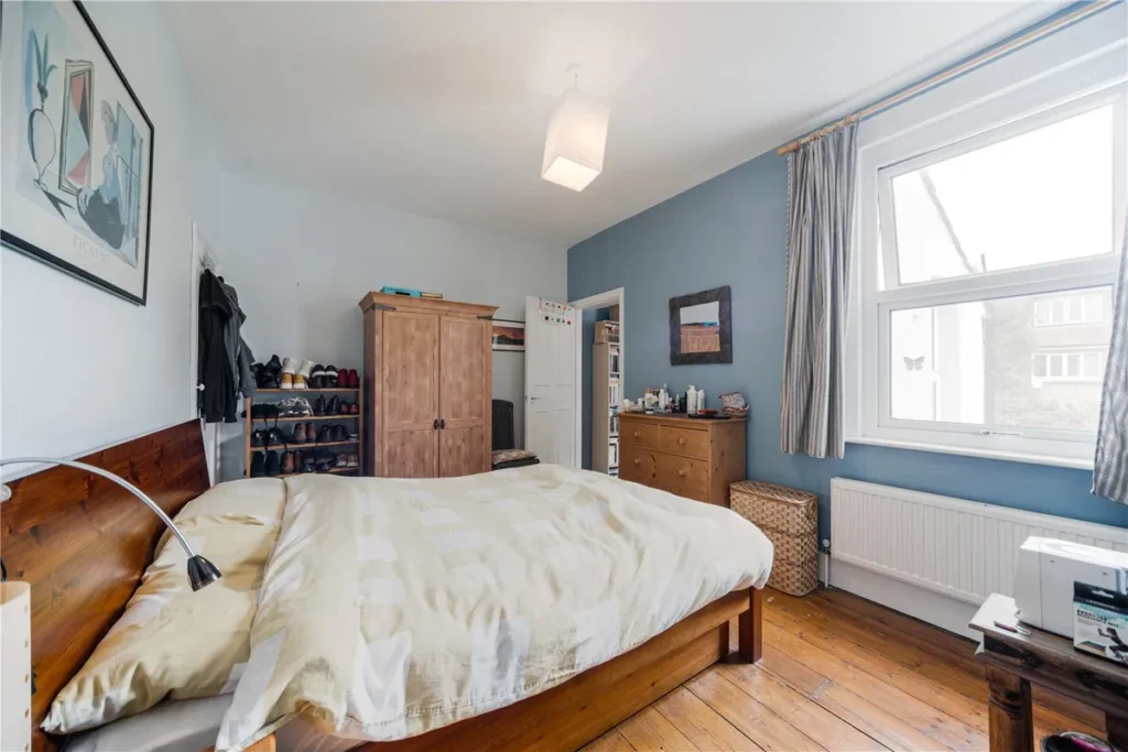 Bounds Green, N11