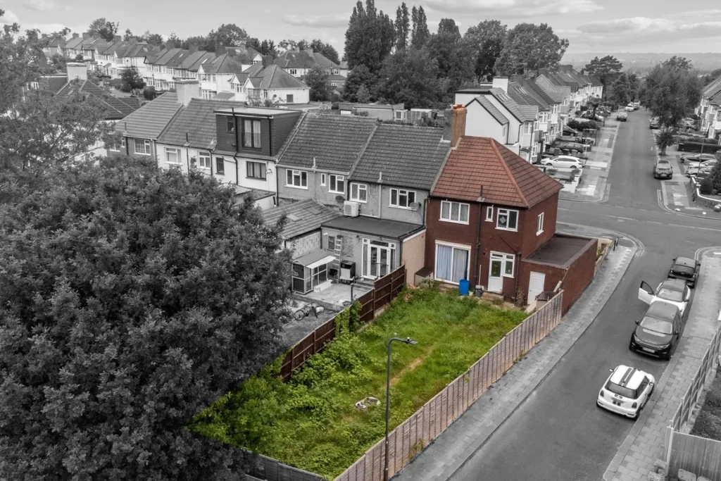 Edgware, NW9