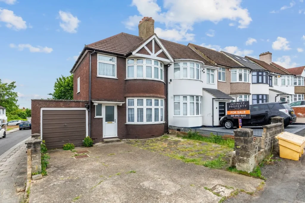 Edgware, NW9