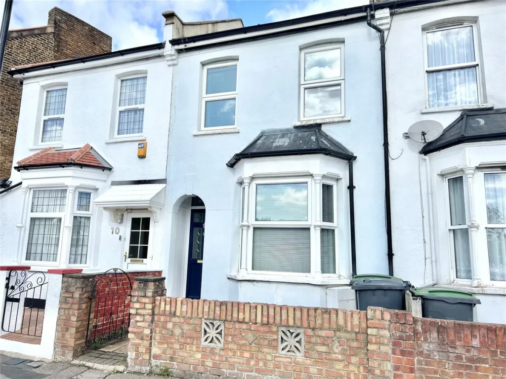 Bounds Green, N11