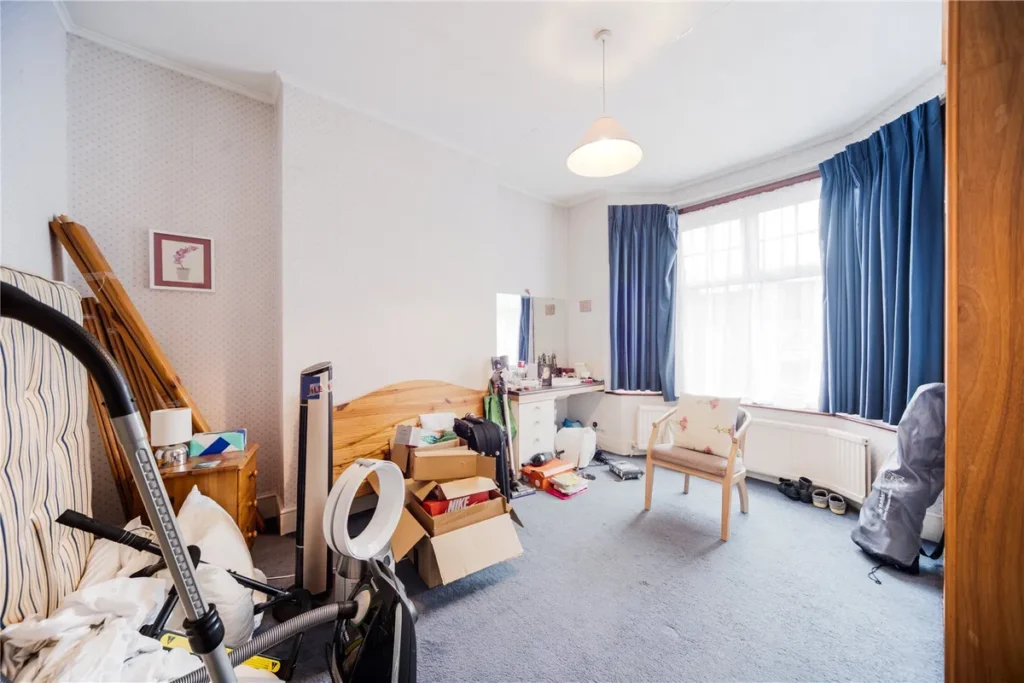 Bounds Green, N11