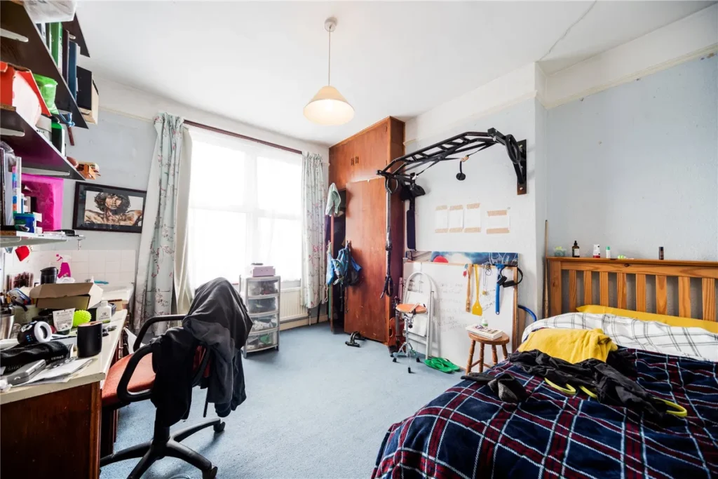 Bounds Green, N11