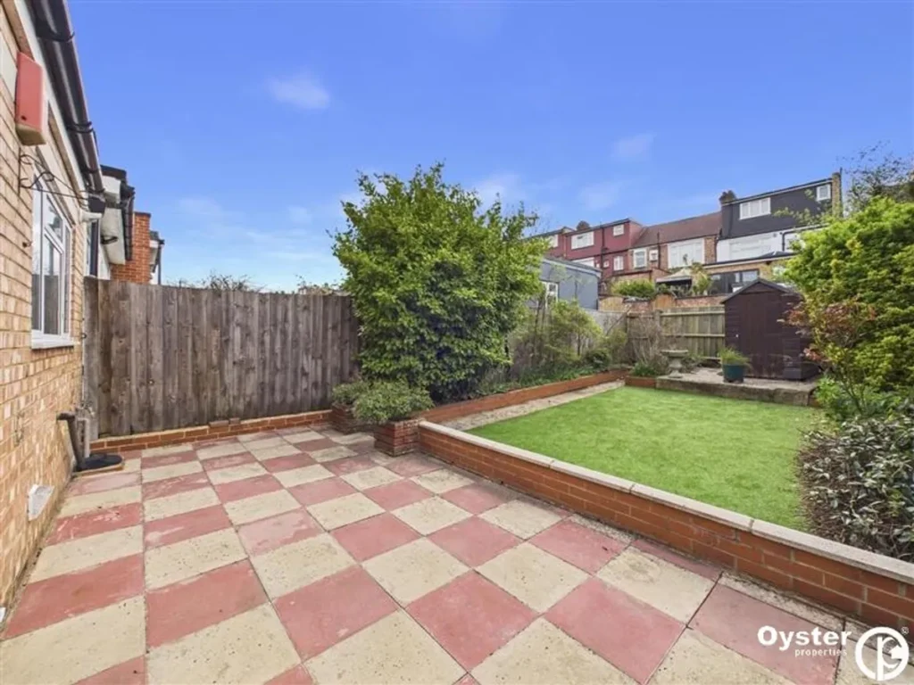 New Southgate, N11