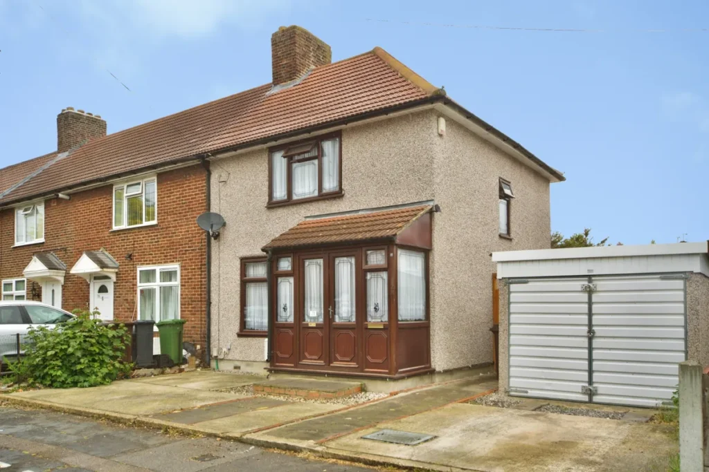 Dagenham, RM9