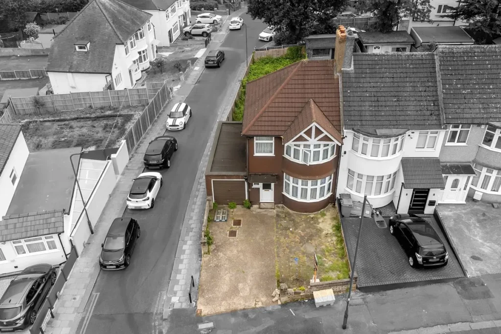 Edgware, NW9