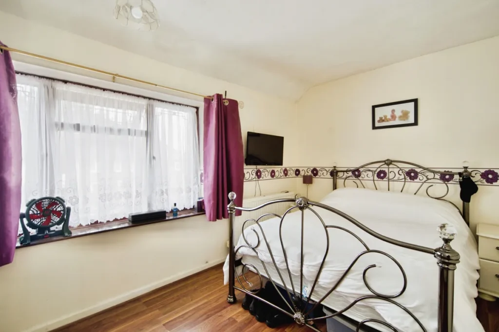 Dagenham, RM9