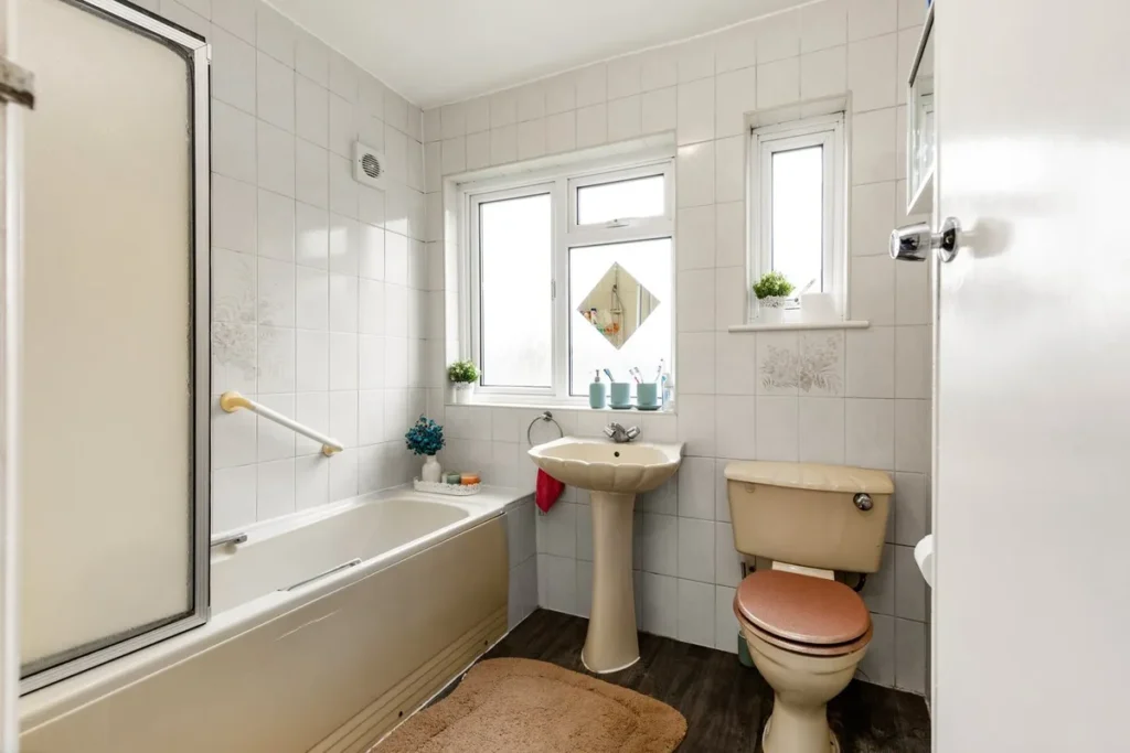 Edgware, NW9