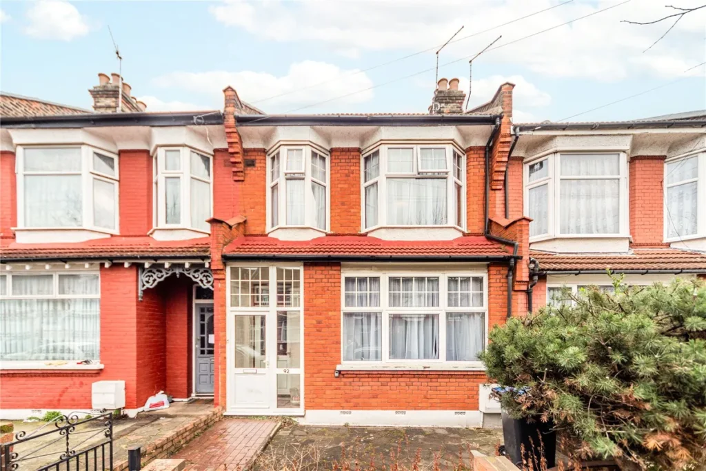 Bounds Green, N11